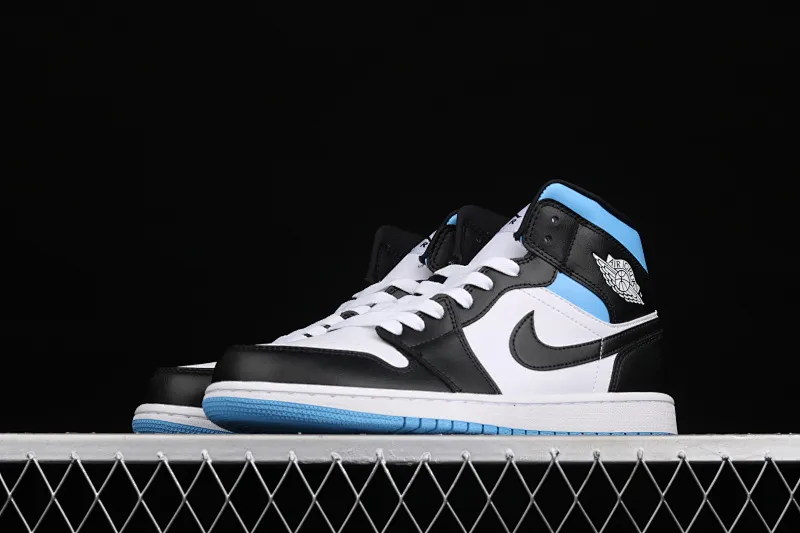 All categories Air Jordan Jordan series basketball shoes Air Jordan 1 Mid G version pure original Air Jordan 1 Mid SE AJ1 Joe 1 black and white BQ6472-102